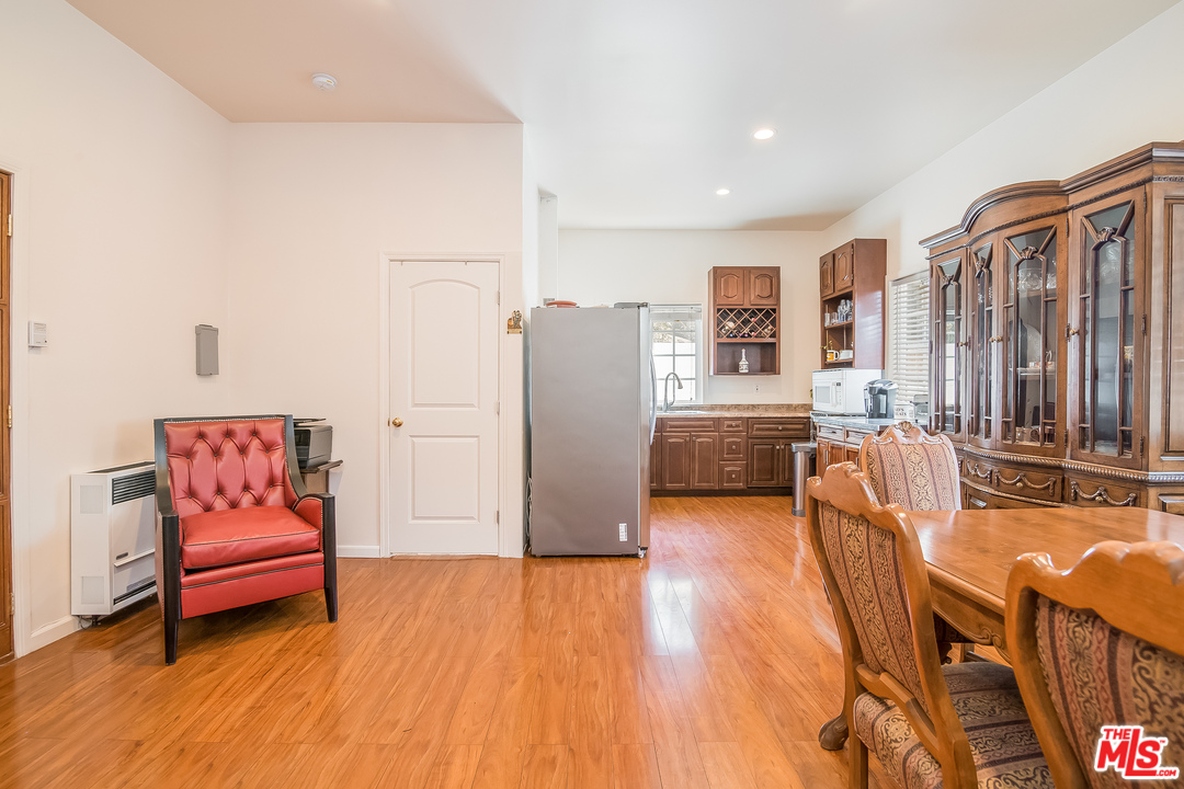 3445 Buckingham Road Los Angeles, CA 90016 - Photo 8 of 46 Gallery Image 8