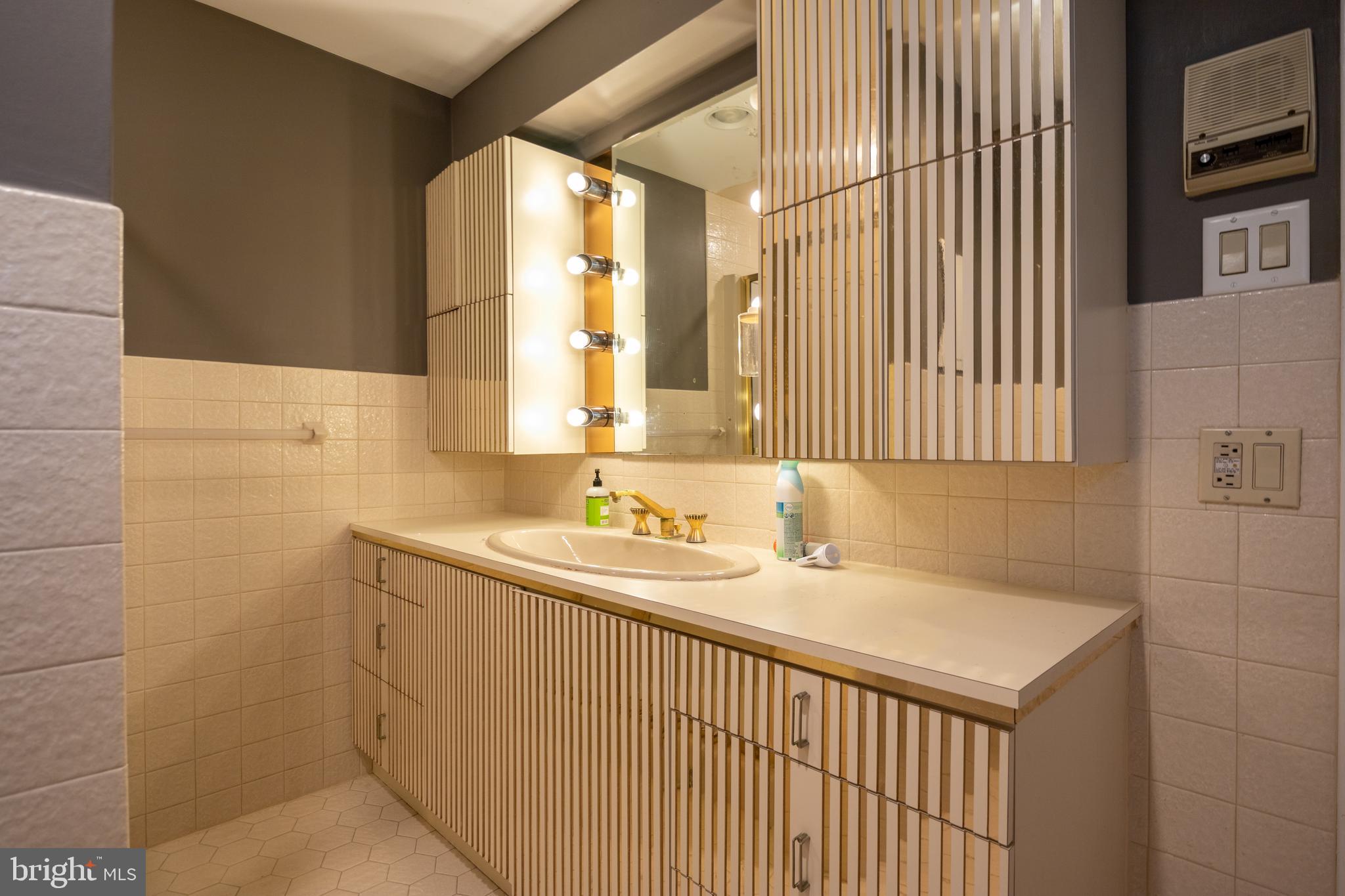 1094 Welsh Road Philadelphia, PA 19115 - Photo 13 of 17