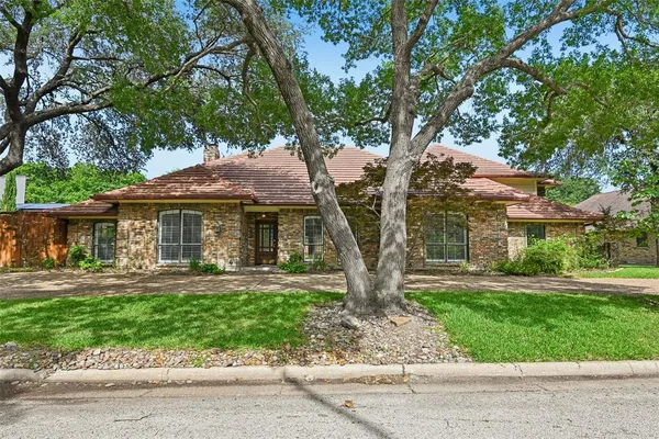 $1,220,000 | 13216 Hillcrest Road, Dallas, TX 75240
