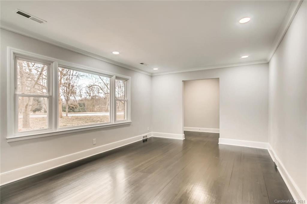 5519 Hickory Grove Road Charlotte, NC 28215 - Photo 2 of 11