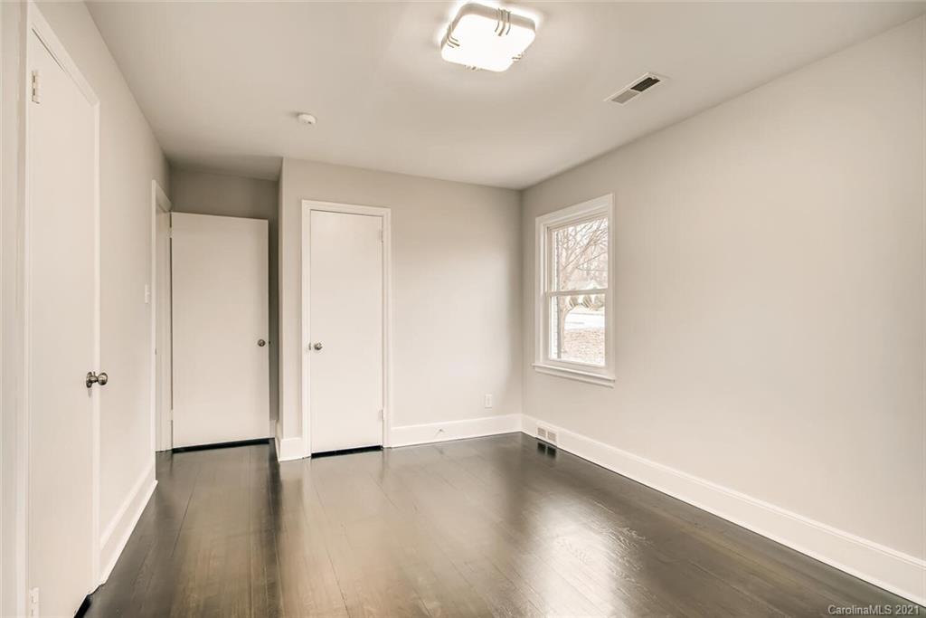 5519 Hickory Grove Road Charlotte, NC 28215 - Photo 7 of 11