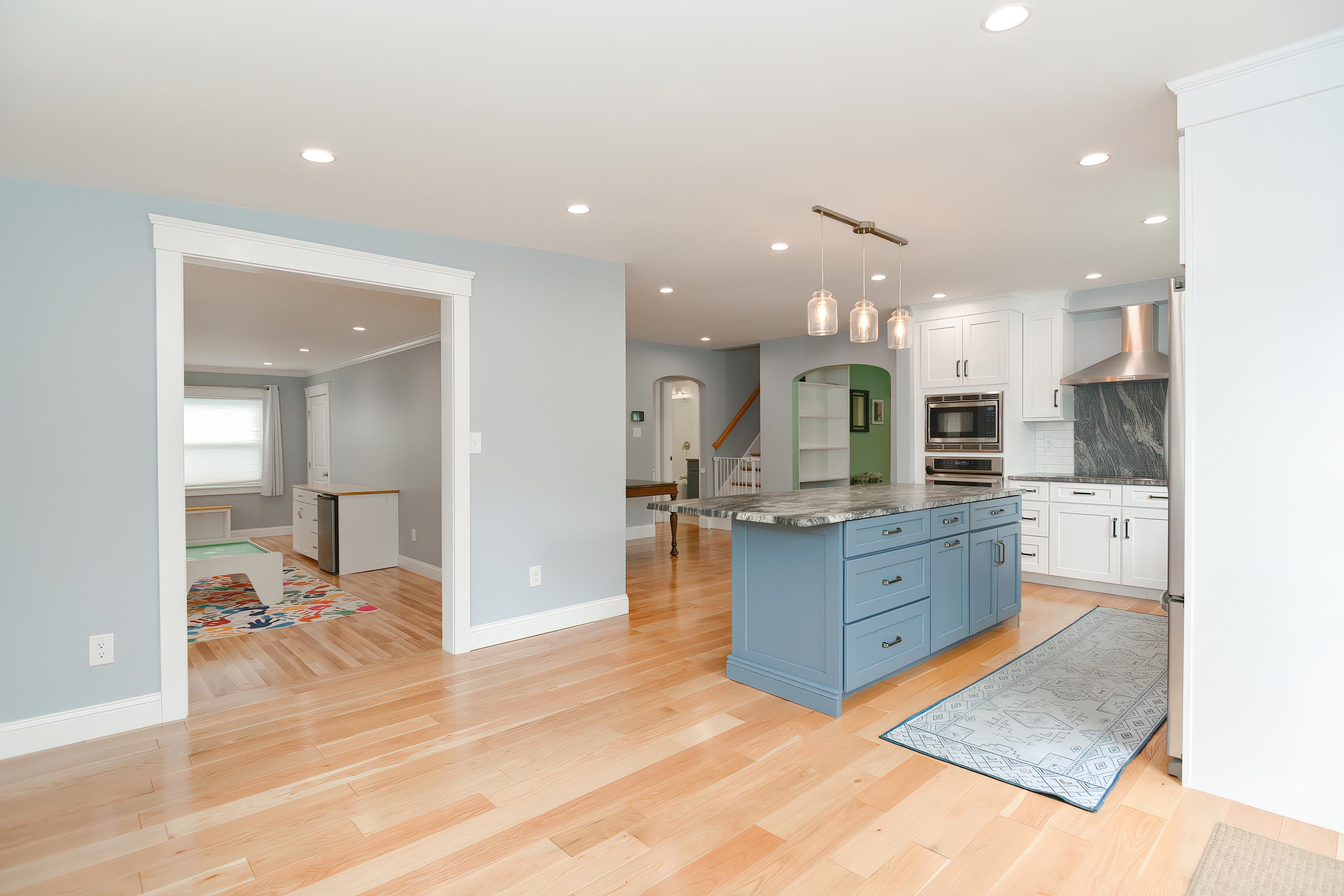 21 Fifield Street Nashua, NH 03060 - Photo 2 of 34 Gallery Image 2