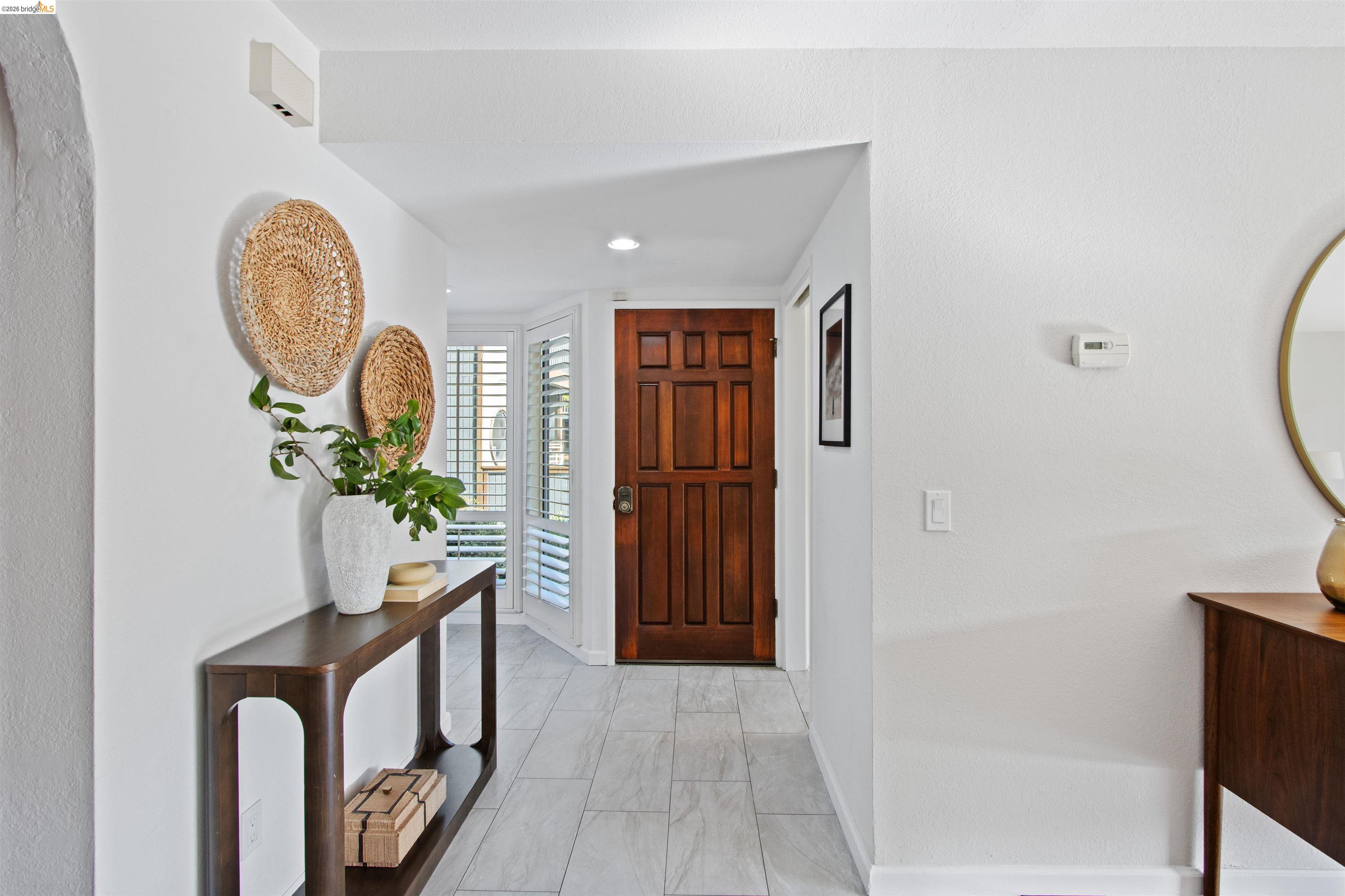 548 Queen's Road Alameda, CA 94501 - Photo 16 of 42 Foyer entrance featuring baseboards and recessed lighting