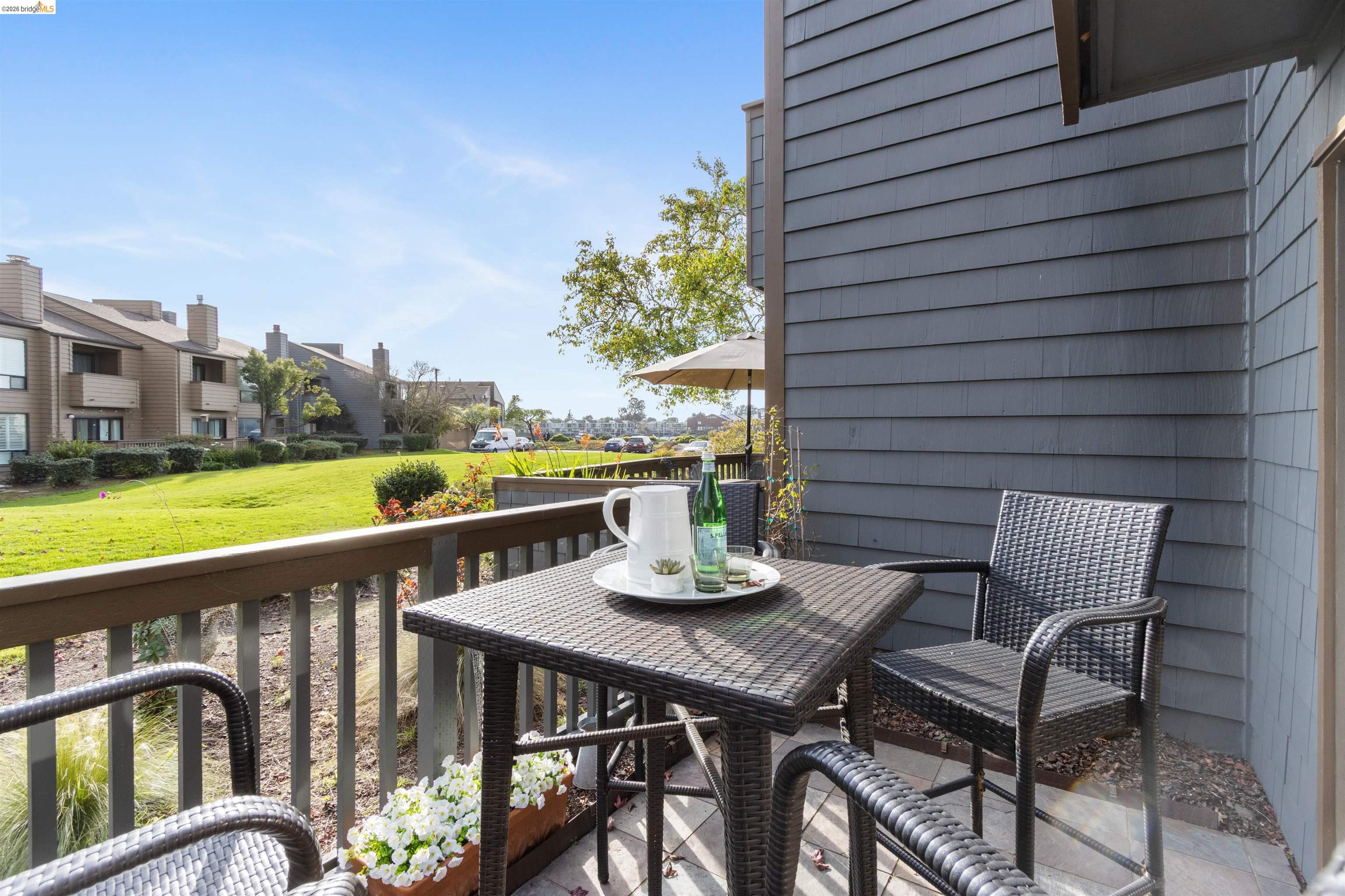 548 Queen's Road Alameda, CA 94501 - Photo 2 of 42 View of balcony