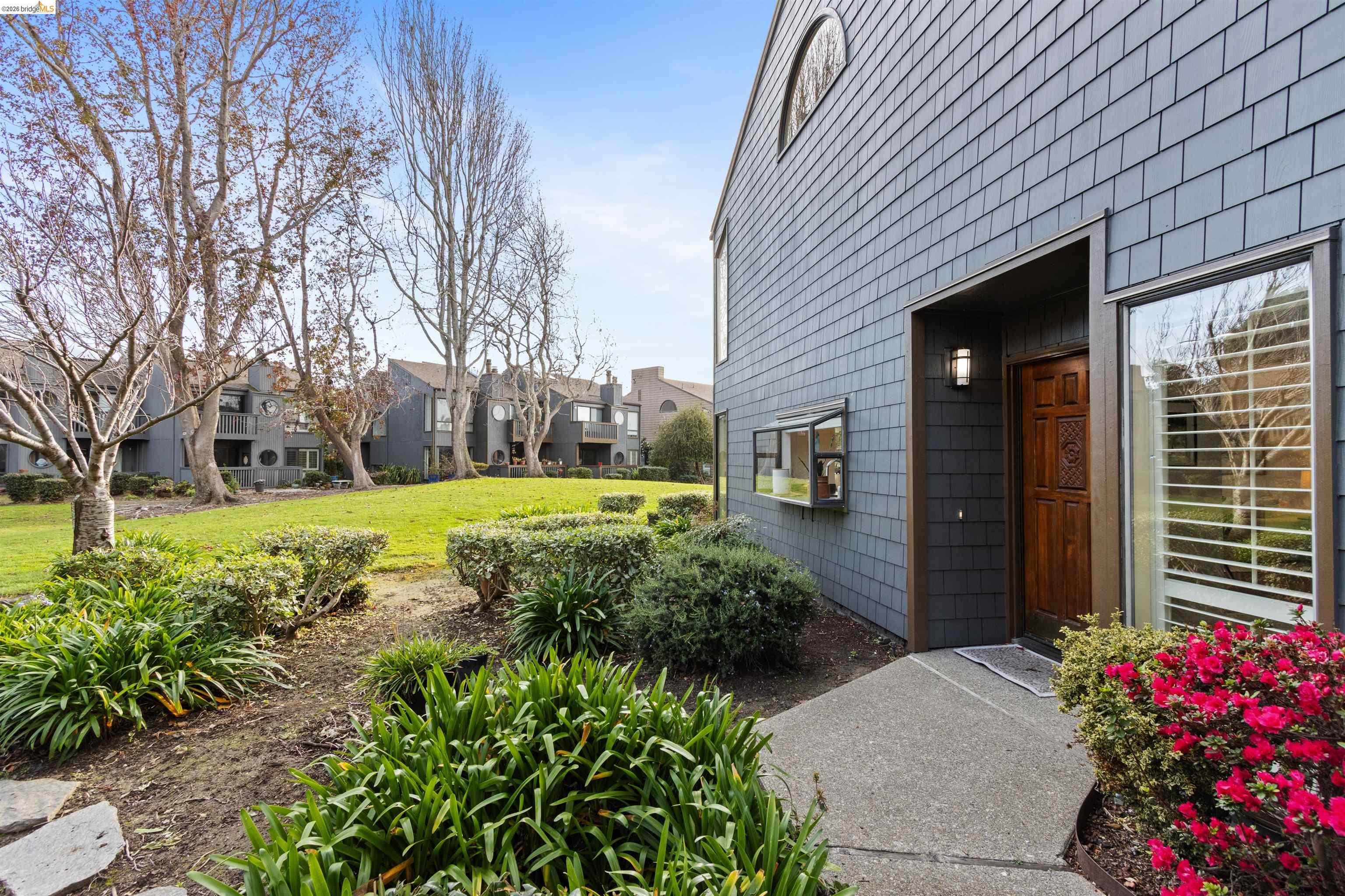 548 Queen's Road Alameda, CA 94501 - Photo 34 of 42 Doorway to property with a yard