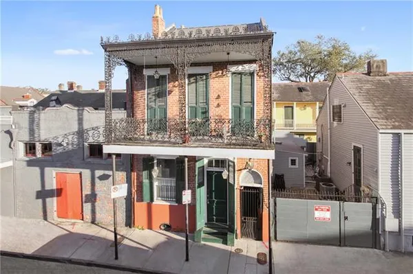 $1,000 | 732 Burgundy Street, Unit C, New Orleans, LA 70116