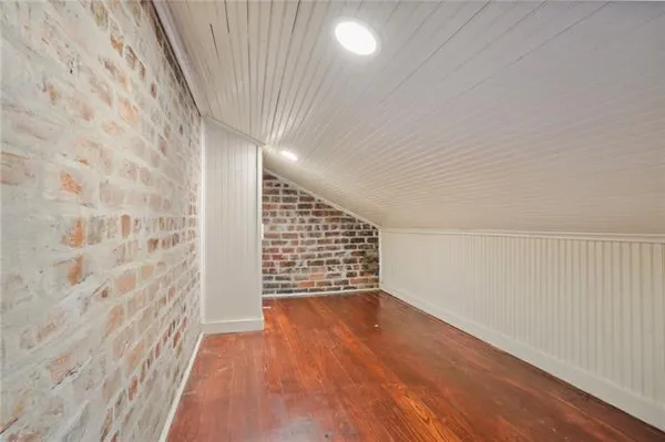$1,000 | 732 Burgundy Street, Unit C, New Orleans, LA 70116