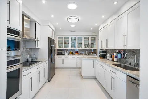 $5,000,000 | 530 Sabal Palm Road, Miami, FL 33137