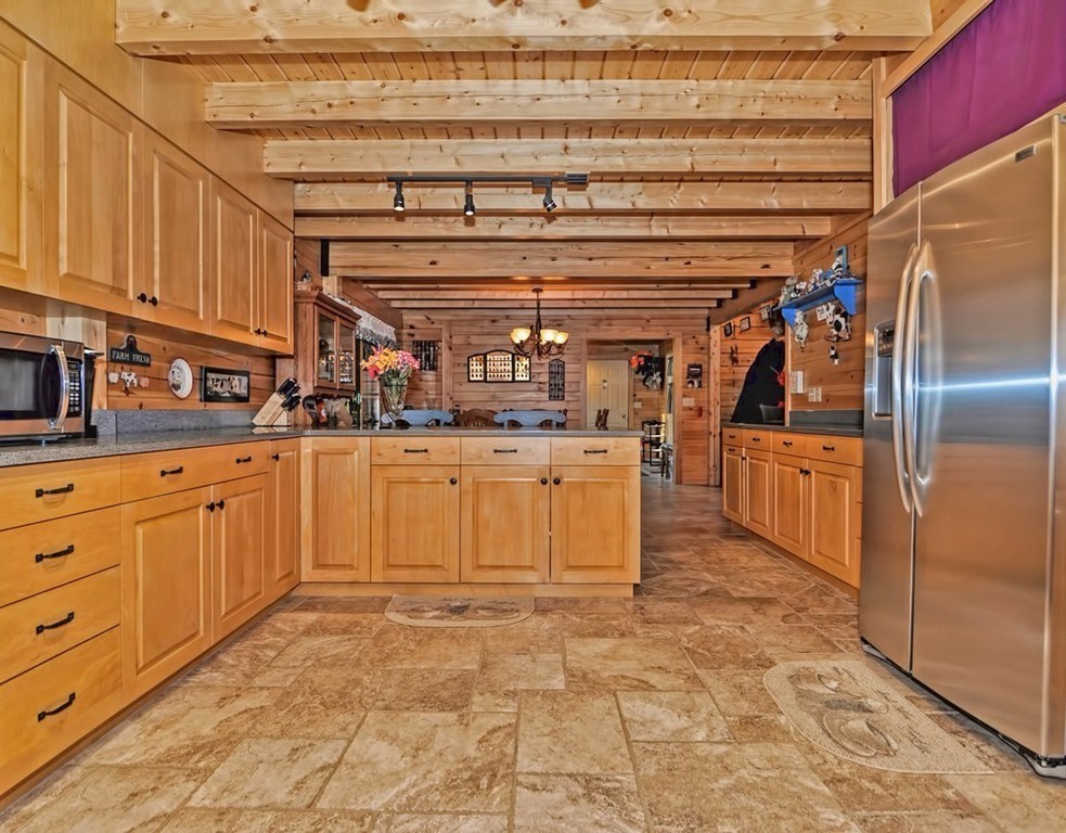 2692 Greenwich Road Hardwick, MA 01082 - Photo 6 of 31
