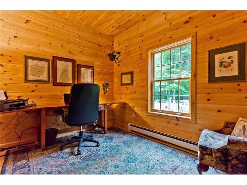 26 Deacon Road Baldwin, ME 04091 - Photo 31 of 35 Executive Office/Suite.