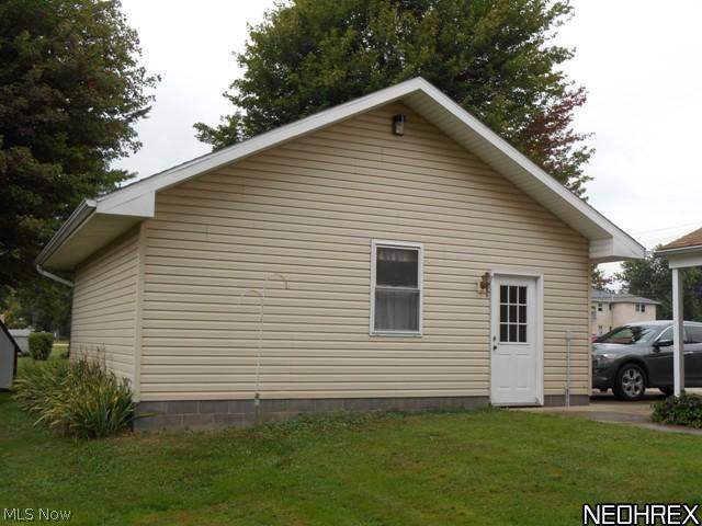 17 Parrish Road Conneaut, OH 44030 - Photo 16 of 18 GARAGE