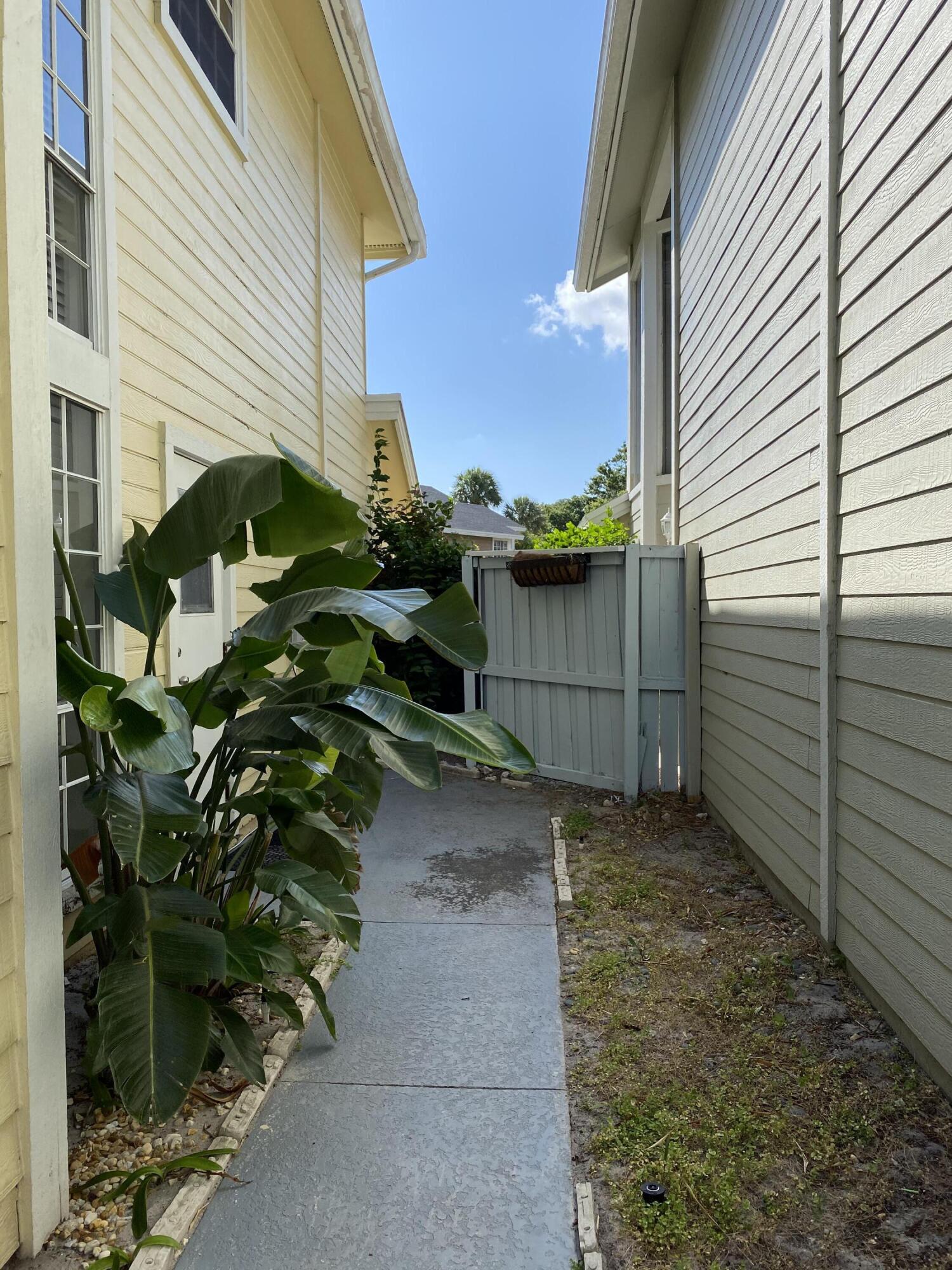 21443 Fairfield Lane Boca Raton, FL 33486 - Photo 22 of 25 IMG_1325