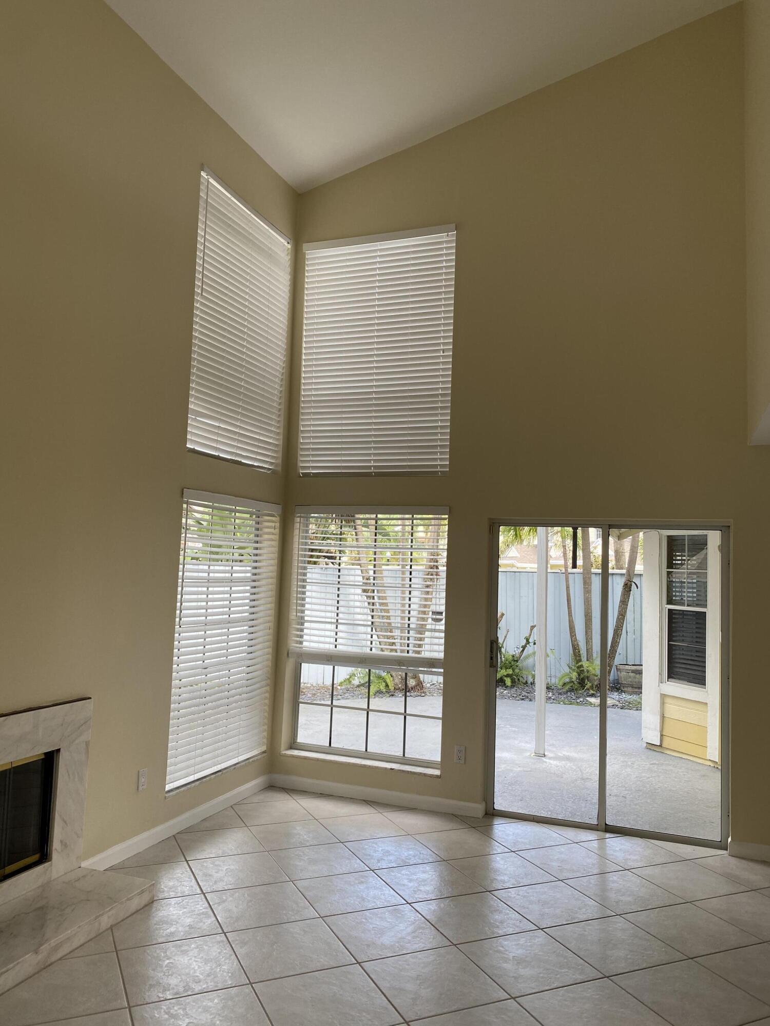 21443 Fairfield Lane Boca Raton, FL 33486 - Photo 3 of 25 IMG_1294 (1)