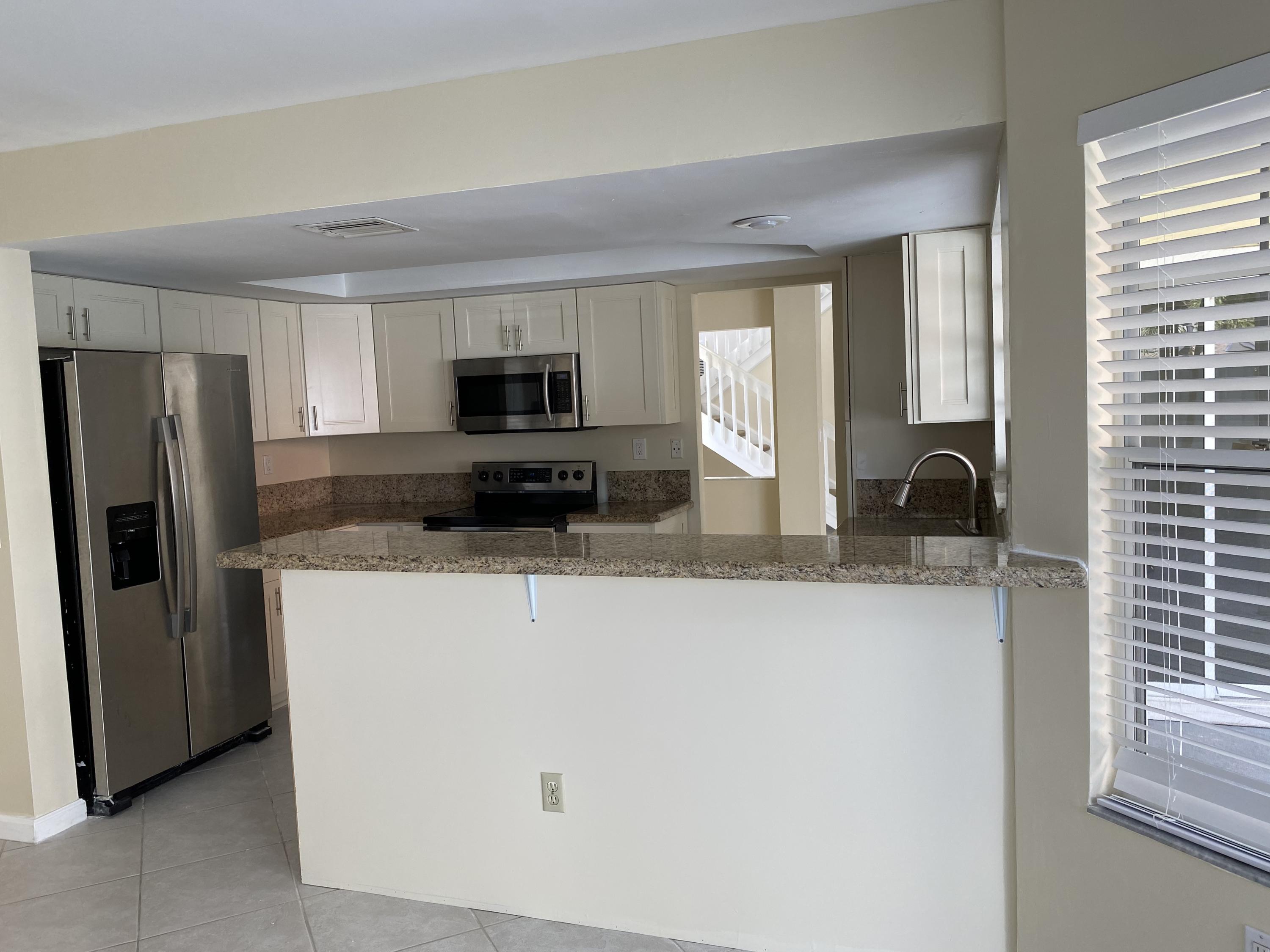 21443 Fairfield Lane Boca Raton, FL 33486 - Photo 10 of 25 IMG_1304 (1)