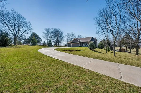 $535,000 | 301 Northwest 179th Street, Smithville, MO 64089