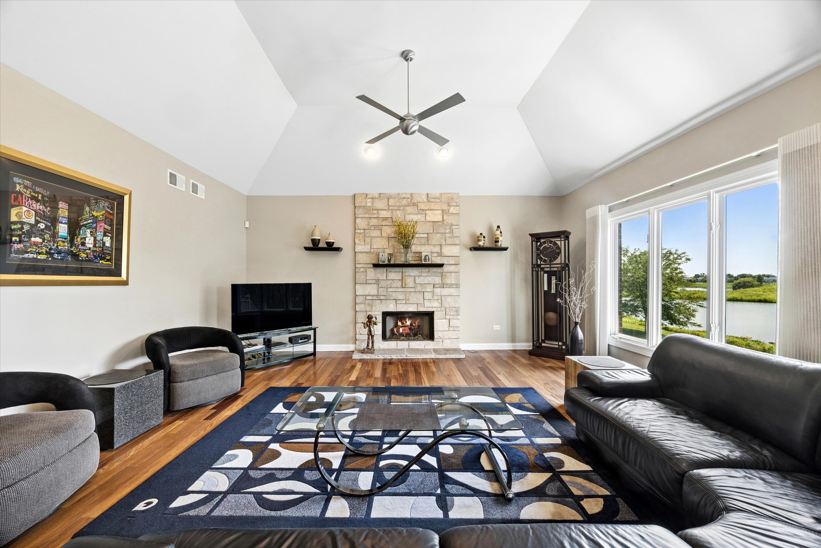 4124 Champion Road Naperville, IL 60564 - Photo 7 of 38