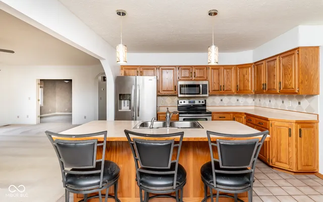 $419,900 | 7713 North County Road 100 West, Seymour, IN 47274