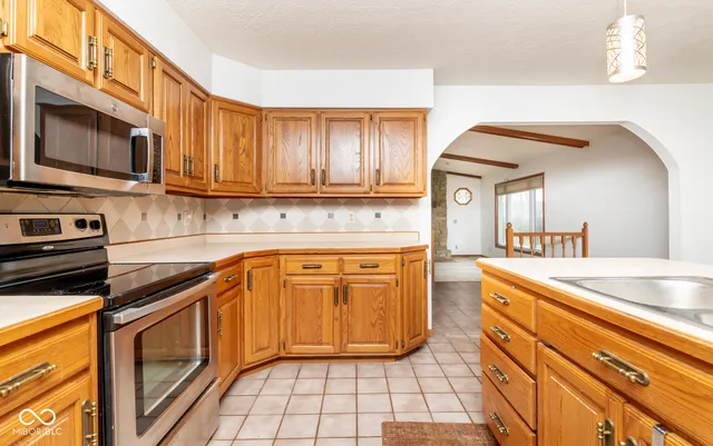 $419,900 | 7713 North County Road 100 West, Seymour, IN 47274