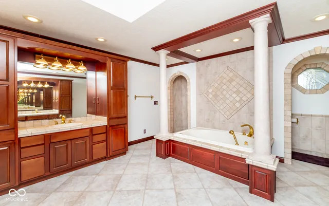 $419,900 | 7713 North County Road 100 West, Seymour, IN 47274