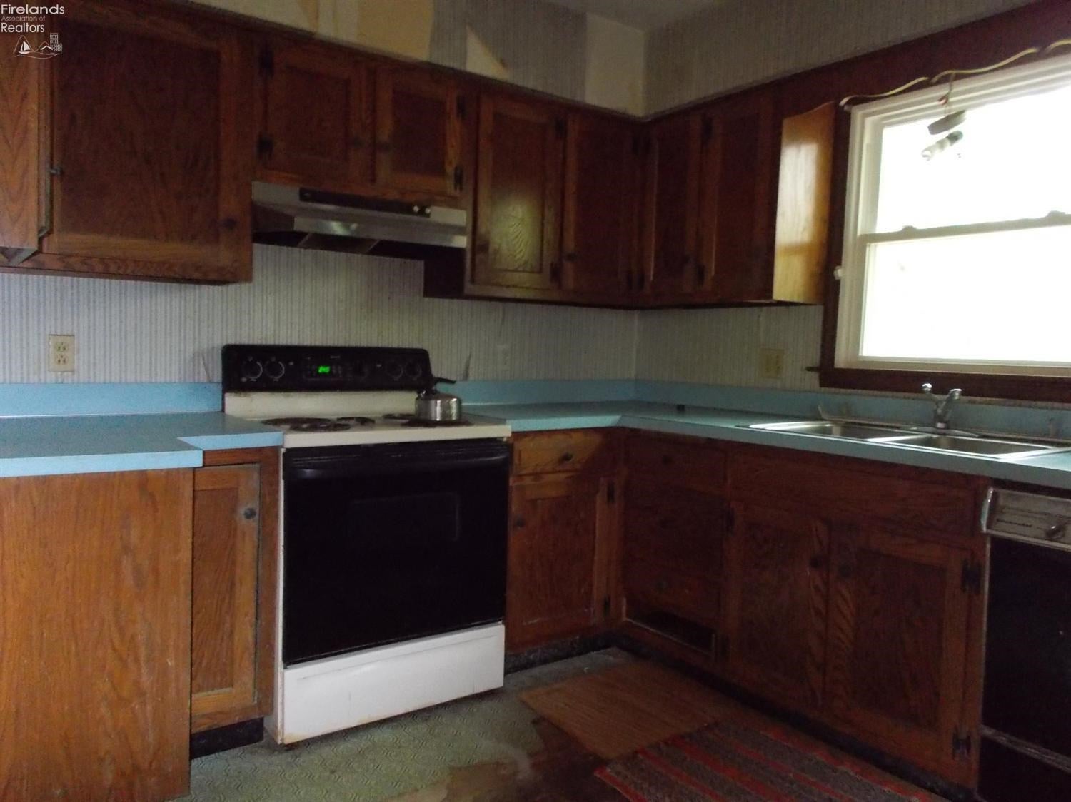 1483 East Lockwood Road Port Clinton, OH 43452 - Photo 7 of 9 Gallery Image 7