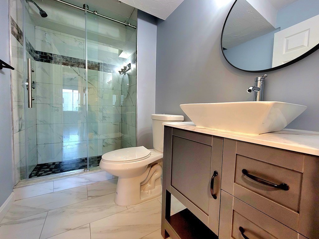 39 Providence Road Sutton, MA 01590 - Photo 8 of 42
