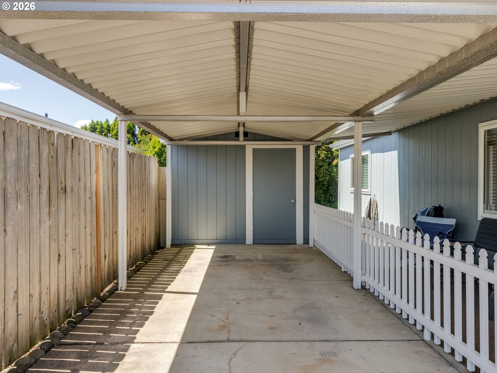 4730 Auburn Road Northeast, Unit 125 Salem, OR 97301 - Photo 32 of 36 a view of a porch