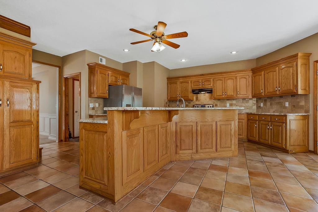 5210 Round Prairie Street Shawnee, KS 66226 - Photo 14 of 45