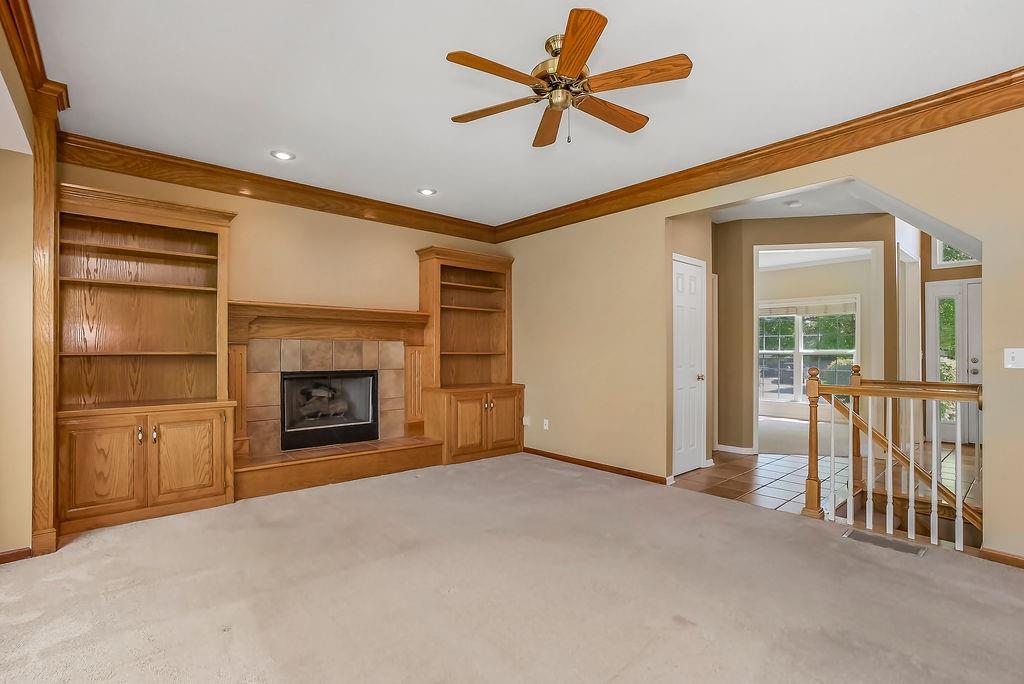 5210 Round Prairie Street Shawnee, KS 66226 - Photo 9 of 45