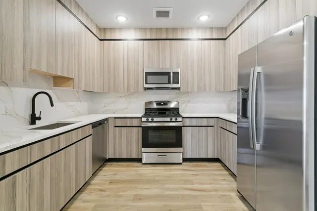 $2,500 | 582 66th Street, Unit 301, West New York, NJ 07093