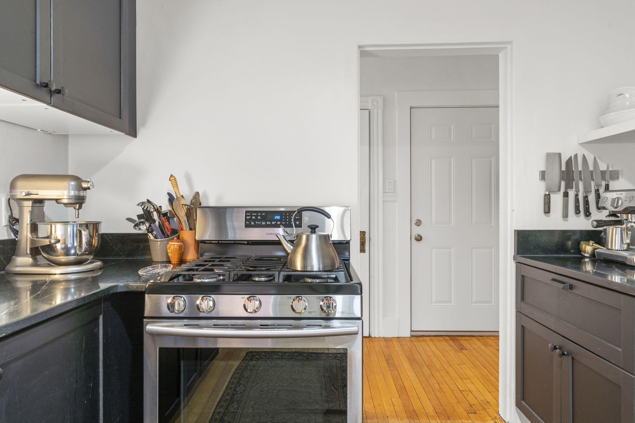 98 Grant Street, Unit 4 Portland, ME 04101 - Photo 5 of 29 98 Grant Stret #4