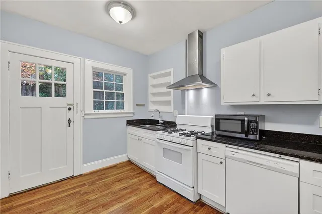 $1,800 | 444 Burlington Road Northeast, Unit 2, Atlanta, GA 30307