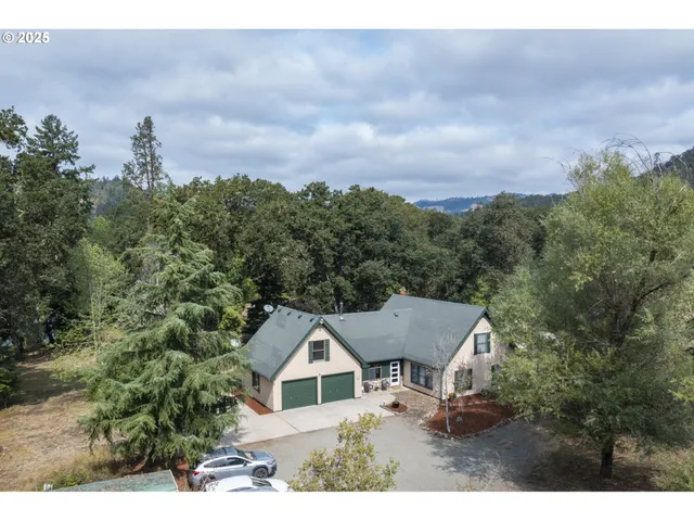 $1,249,900 | 6743 North Bank Road, Roseburg, OR 97470
