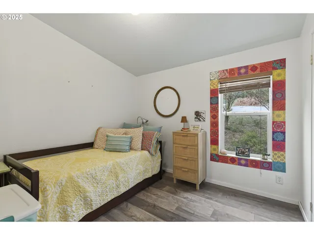 $1,249,900 | 6743 North Bank Road, Roseburg, OR 97470