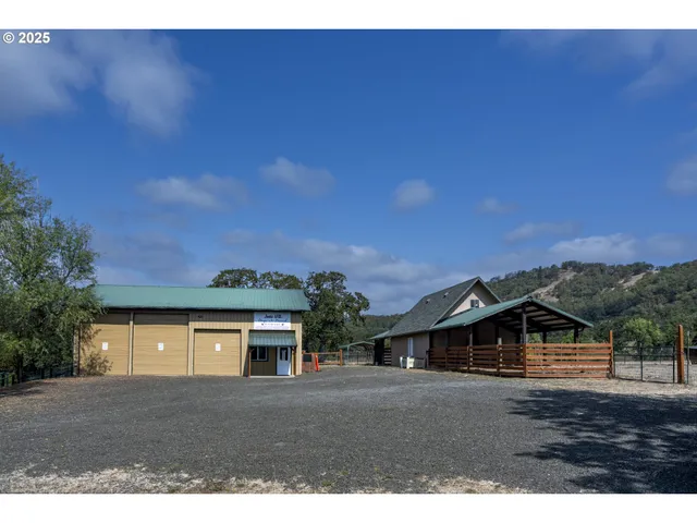 $1,249,900 | 6743 North Bank Road, Roseburg, OR 97470