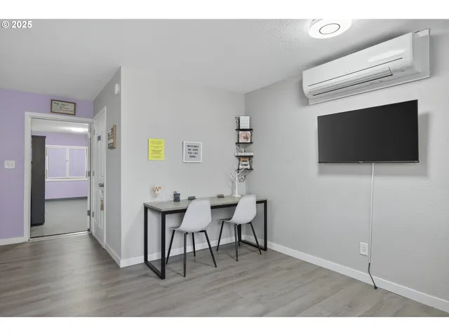 $1,249,900 | 6743 North Bank Road, Roseburg, OR 97470