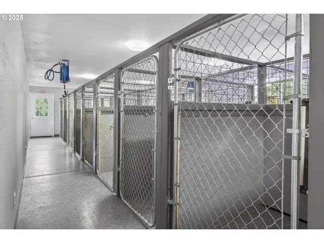 $1,249,900 | 6743 North Bank Road, Roseburg, OR 97470