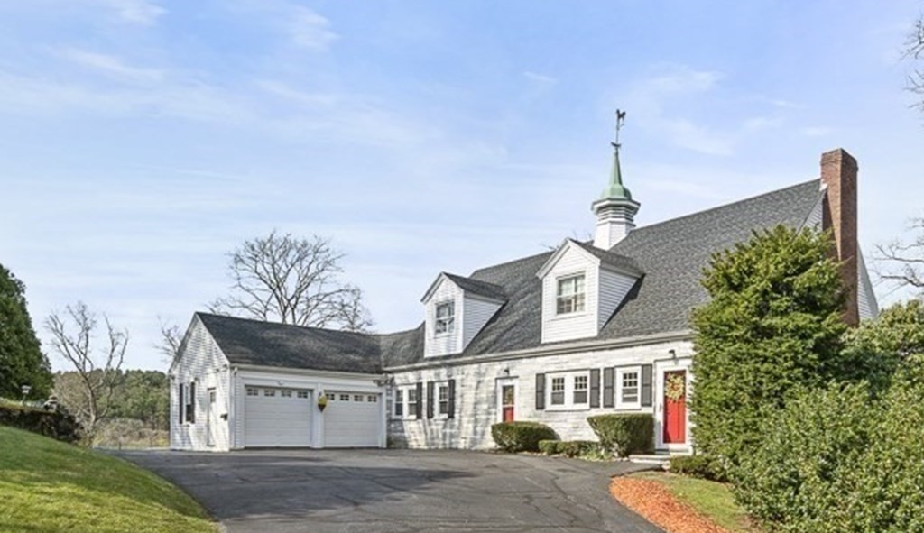 76 Fellsview Road, Stoneham, MA 02180 Compass
