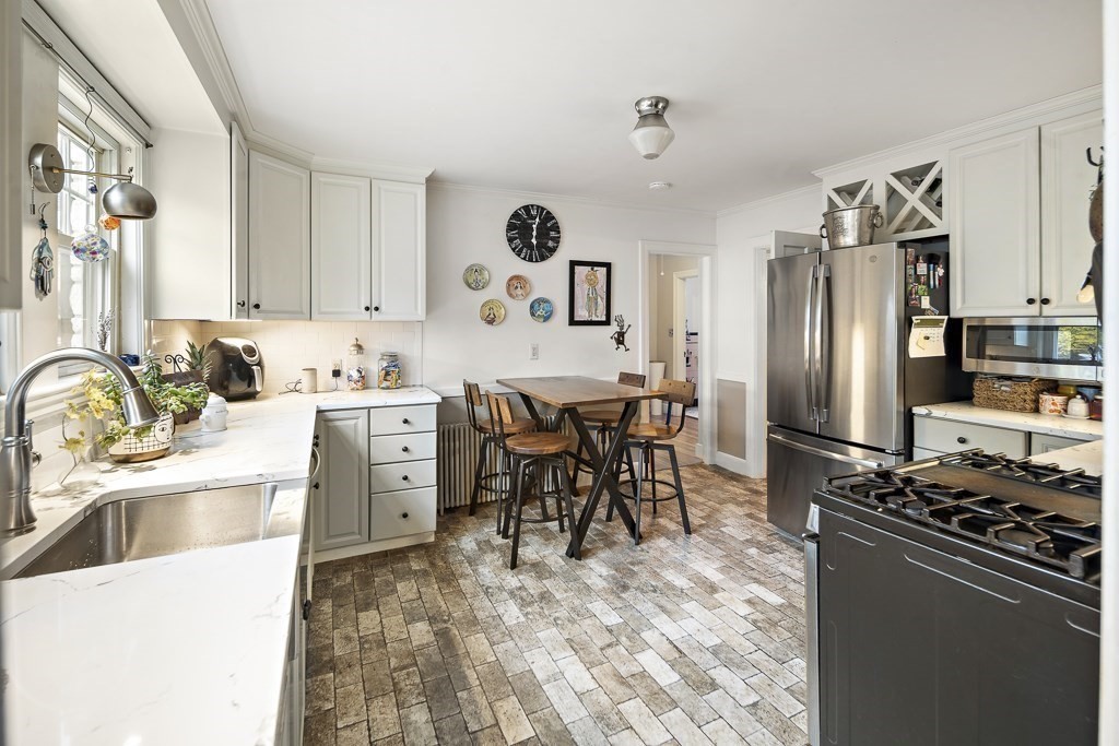 76 Fellsview Road Stoneham, MA 02180 - Photo 8 of 36 Gallery Image 8