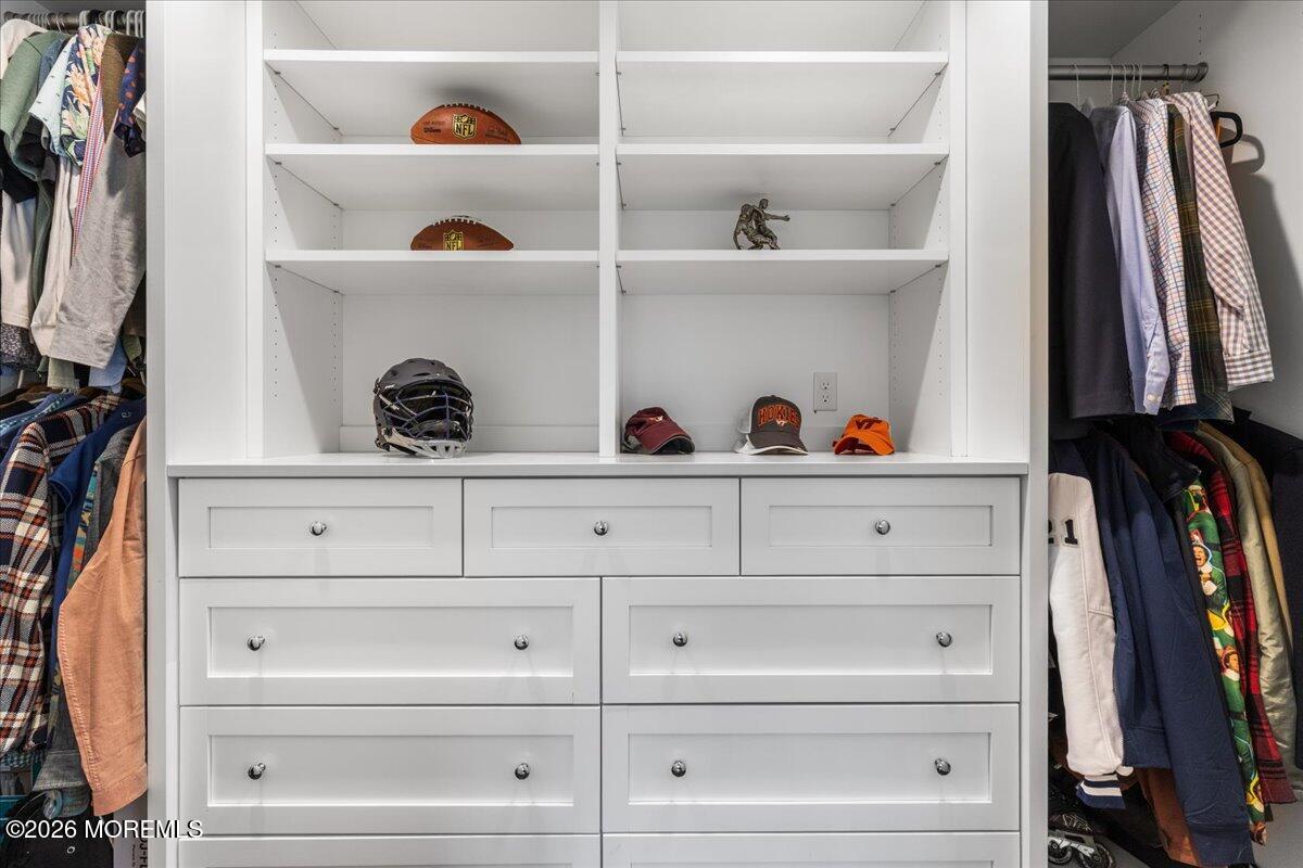 27 Fox Hill Road Middletown, NJ 07748 - Photo 26 of 51 Princess suite closet