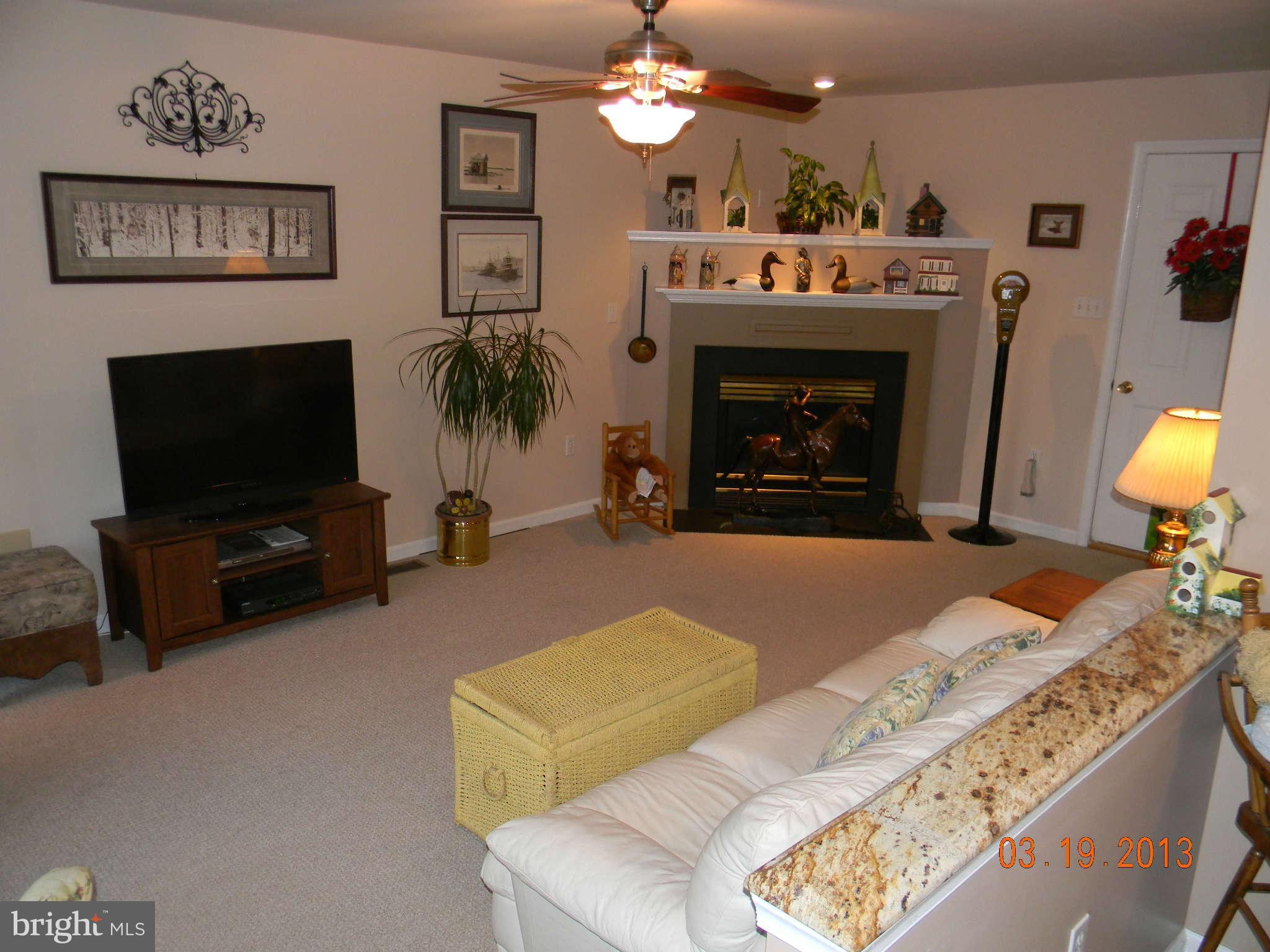 232 Canyon Road Winchester, VA 22602 - Photo 8 of 23 Family Room