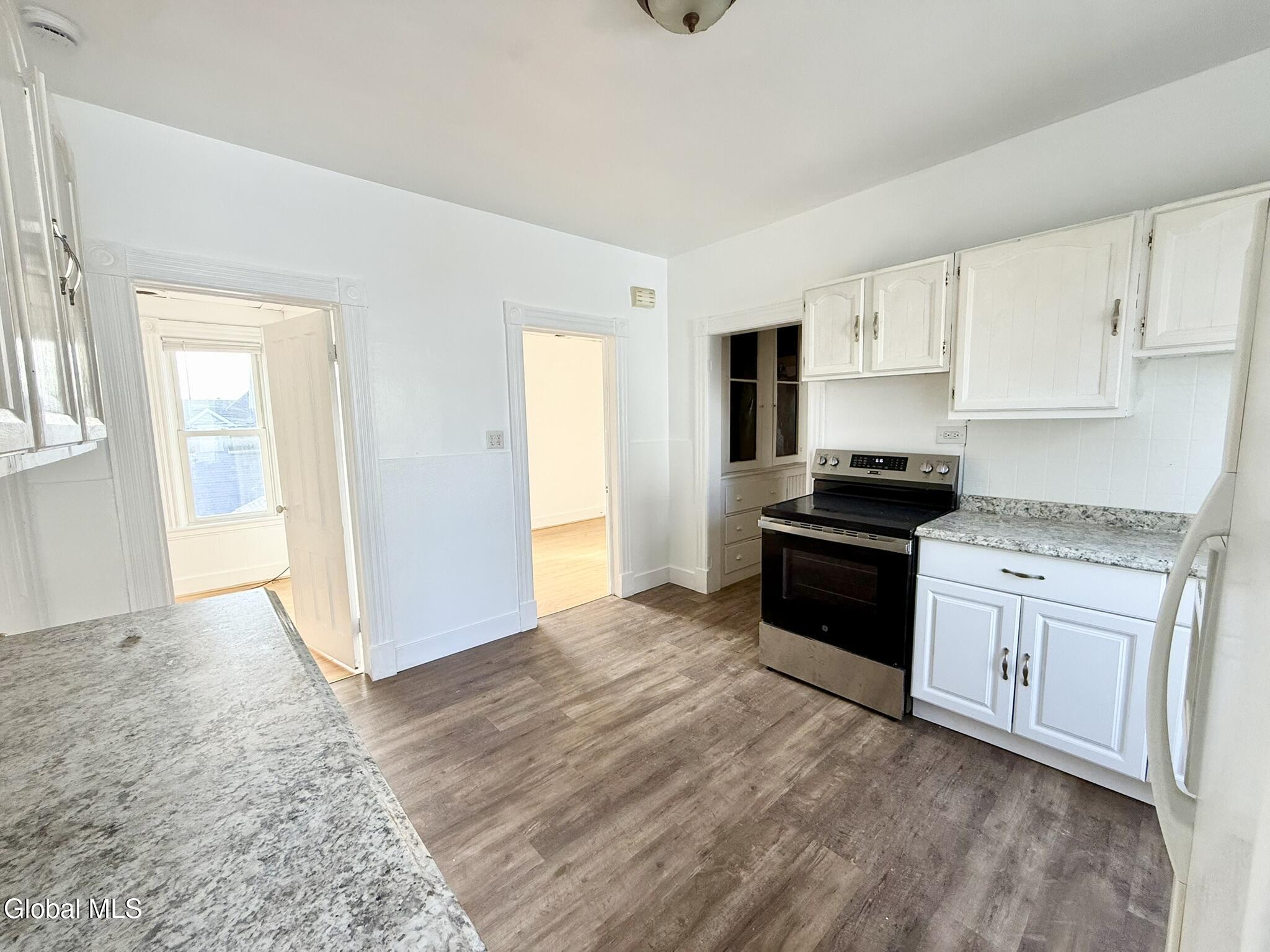 1017 Hegeman Street, Unit 2 Schenectady, NY 12306 - Photo 3 of 26 IMG_5101