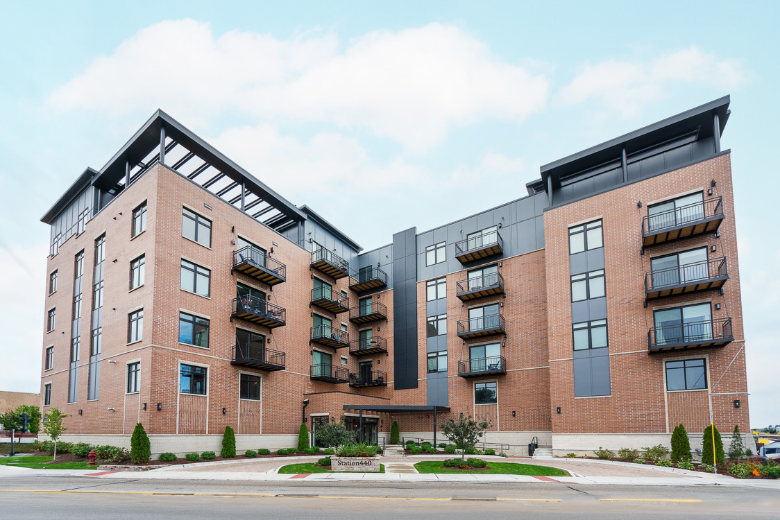 546 Green Bay Road, Unit 408 Highwood, IL 60040 - Photo 1 of 13