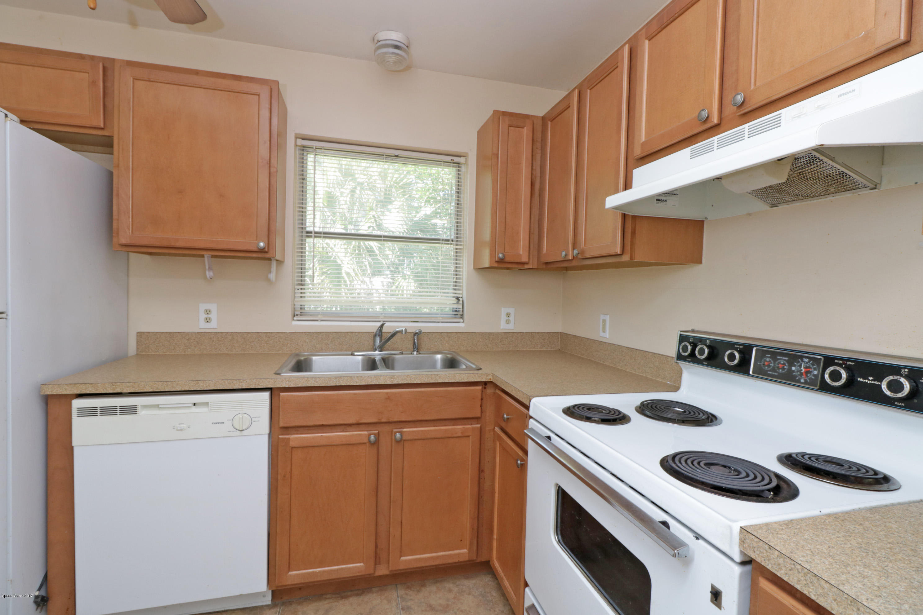 317 3rd Street Merritt Island, FL 32953 - Photo 8 of 26 Kitchen