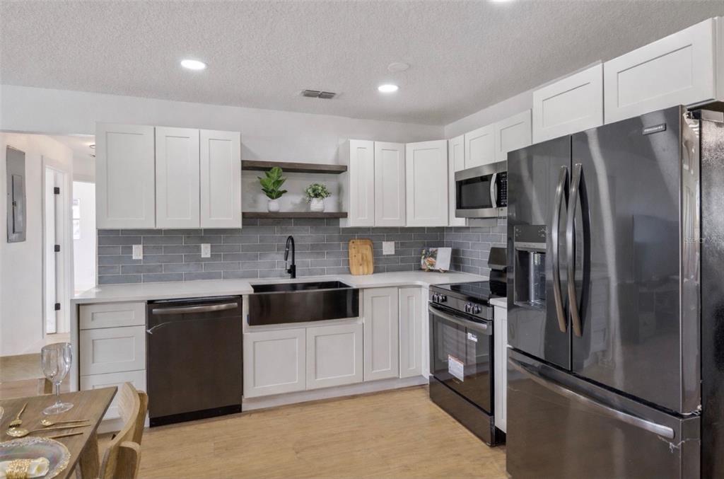 3042 Plummer Circle Melbourne, FL 32901 - Photo 5 of 19