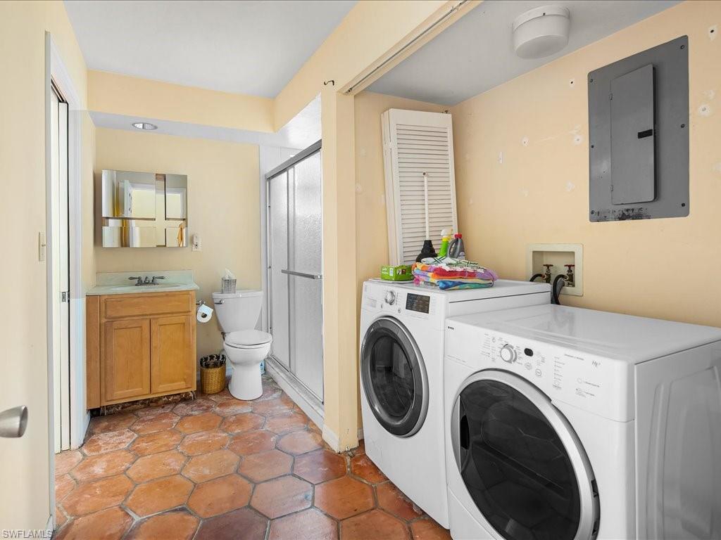 1353 Solana Road, Unit M3 Naples, FL 34103 - Photo 12 of 20 Gallery Image 12