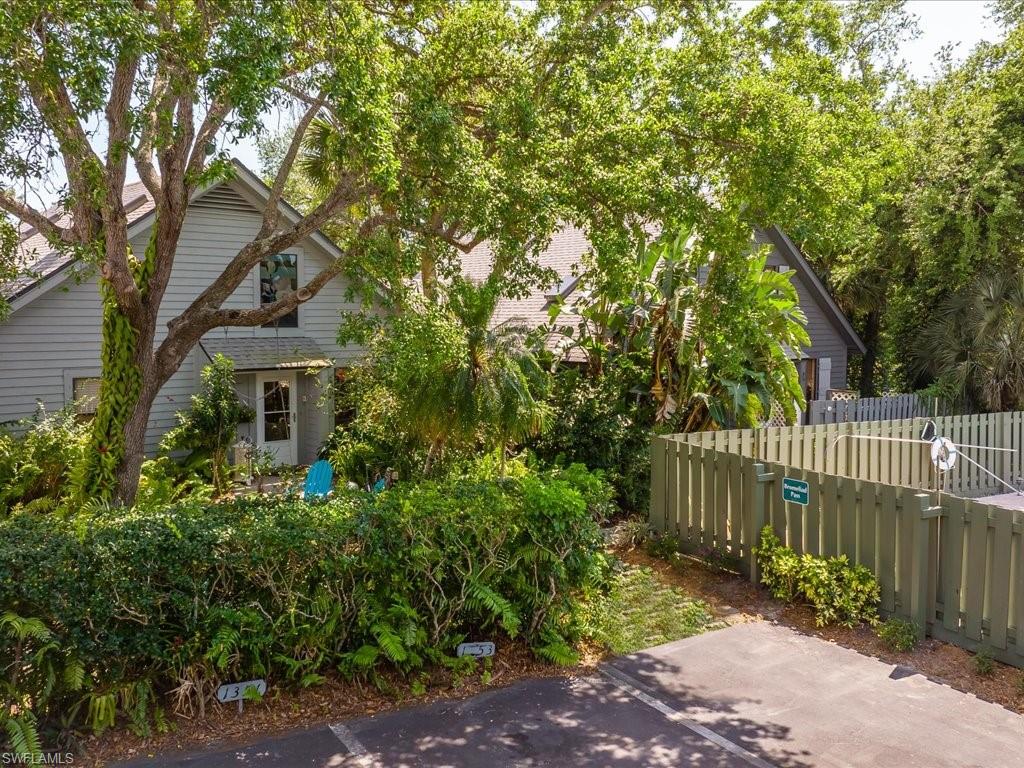 1353 Solana Road, Unit M3 Naples, FL 34103 - Photo 4 of 20 Gallery Image 4