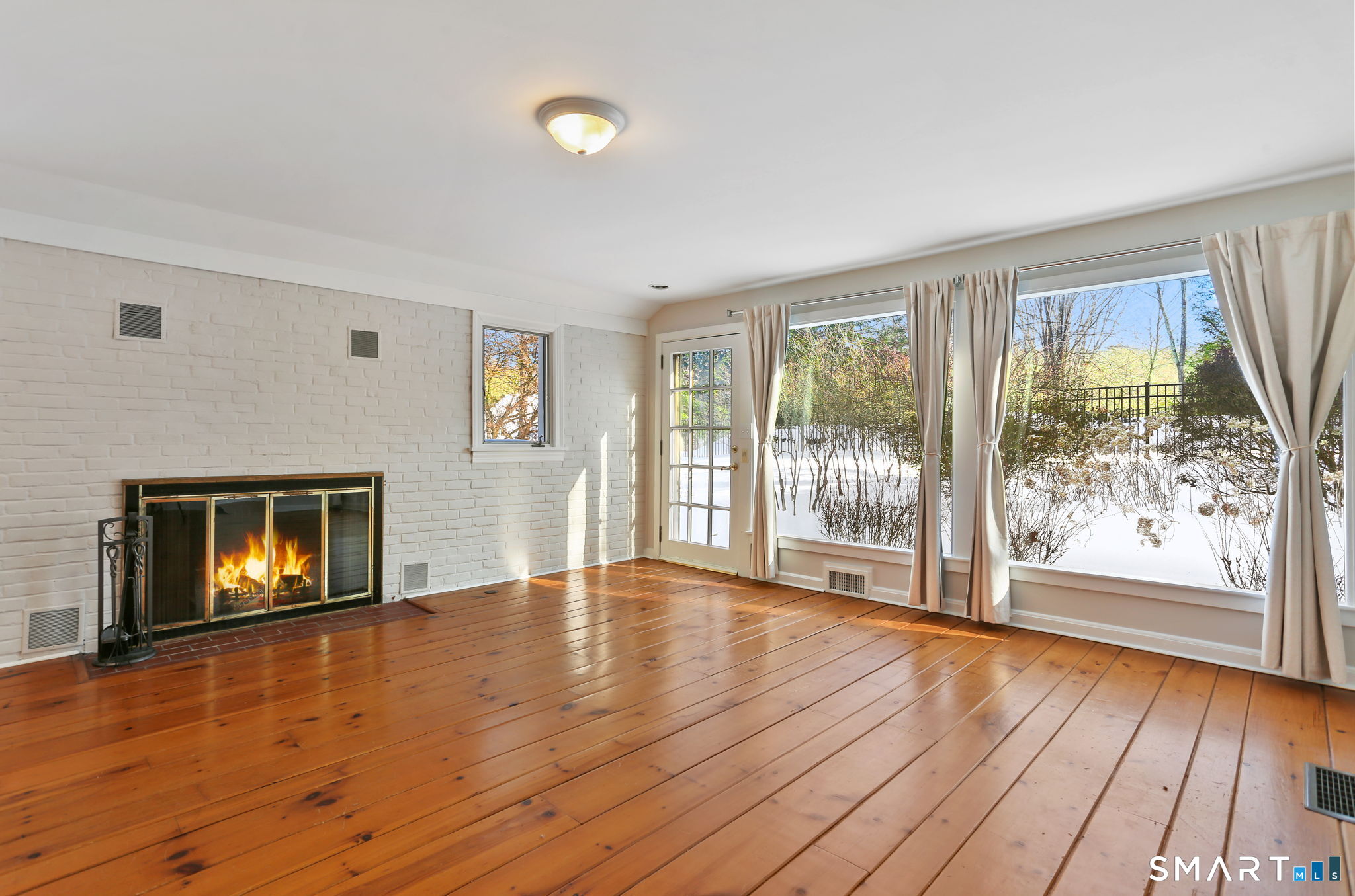 815 Valley Road New Canaan, CT 06840 - Photo 15 of 28