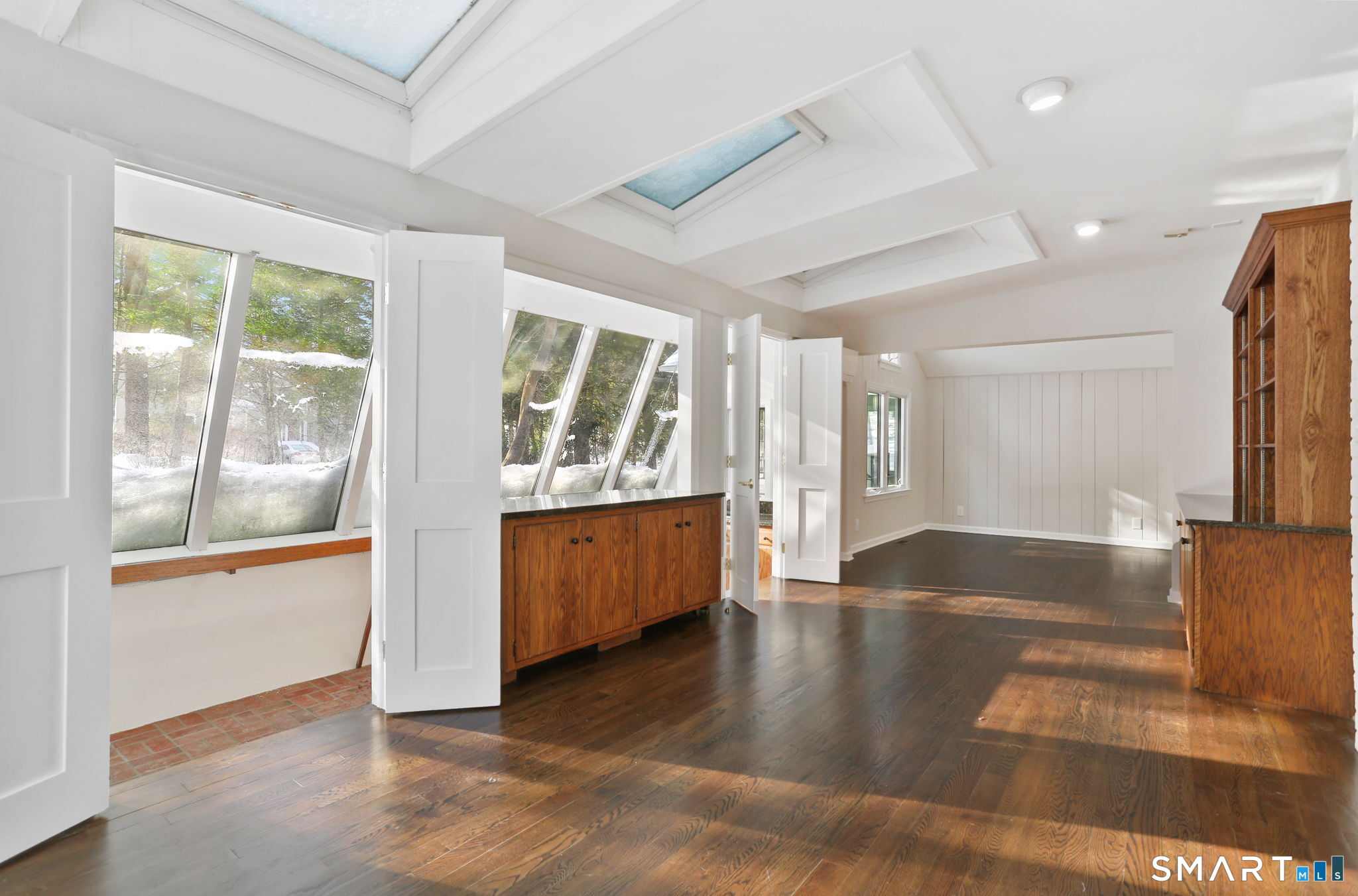 815 Valley Road New Canaan, CT 06840 - Photo 18 of 28