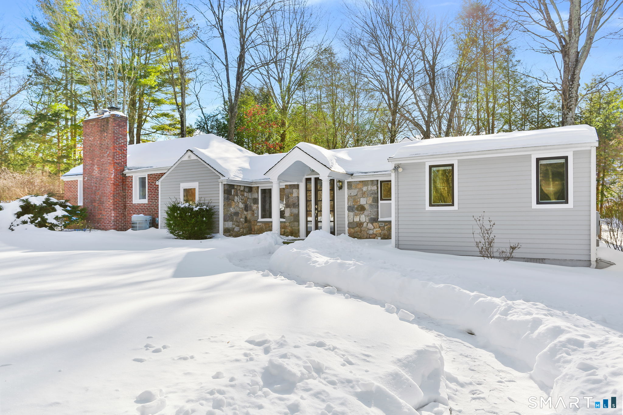 815 Valley Road New Canaan, CT 06840 - Photo 2 of 28