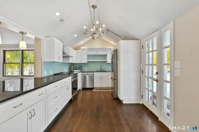 $9,500 | 815 Valley Road, New Canaan, CT 06840